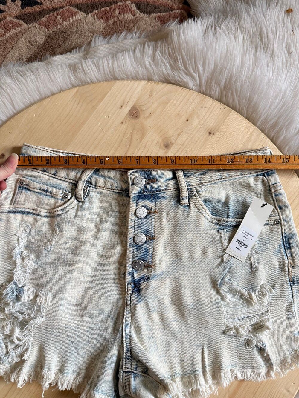 Francesca’s Harper Jean shorts - Picture 5 of 9